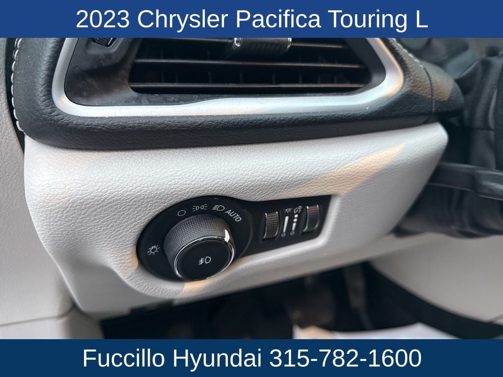 2023 Chrysler Pacifica Touring L