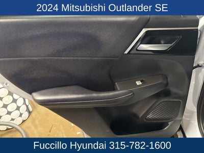 2024 Mitsubishi Outlander SE