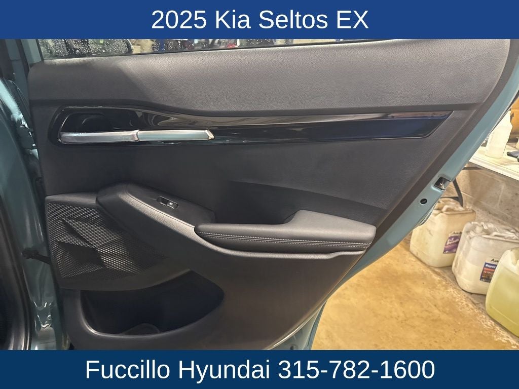 2025 Kia Seltos EX