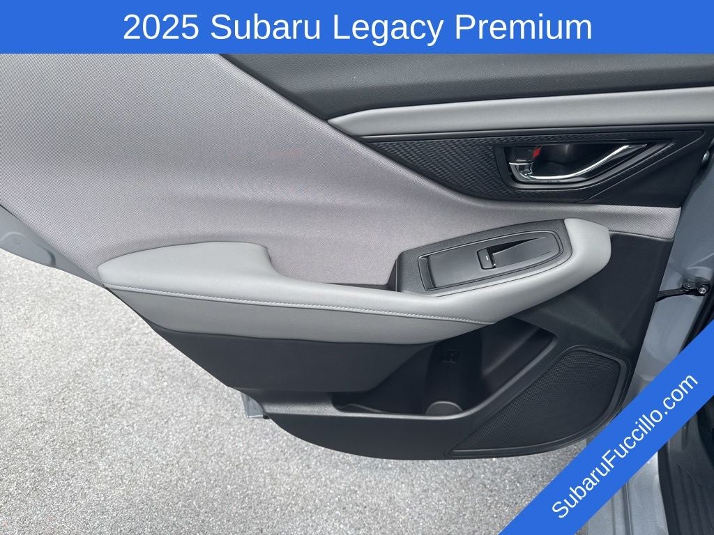 2025 Subaru LEGACY Premium