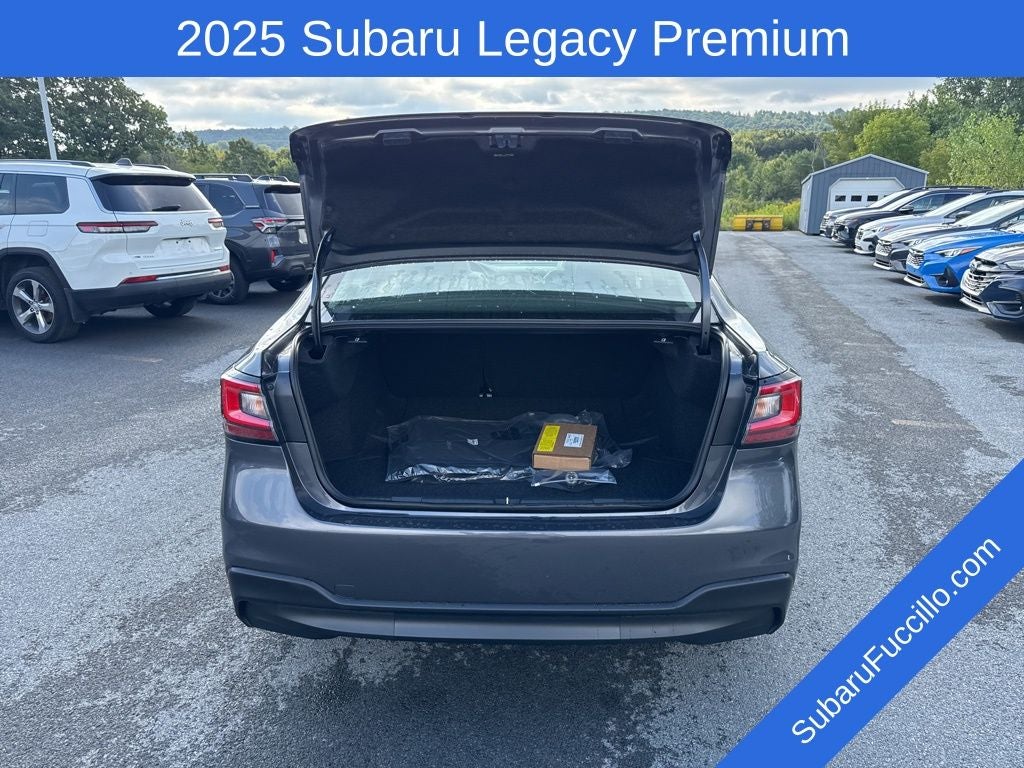 2025 Subaru LEGACY Premium