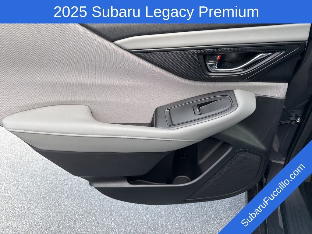 2025 Subaru LEGACY Premium