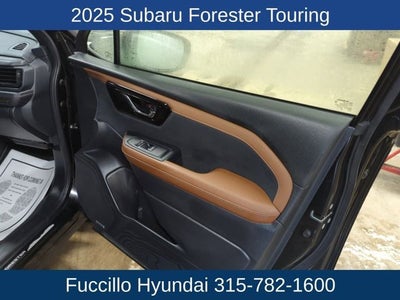 2025 Subaru Forester Base